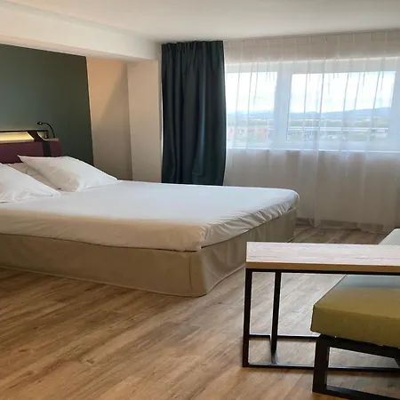 Campanile Prime - Perpignan Nord Aeroport リヴサルト