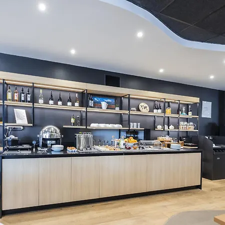 Campanile Prime - Perpignan Nord Aeroport ホテル 3*