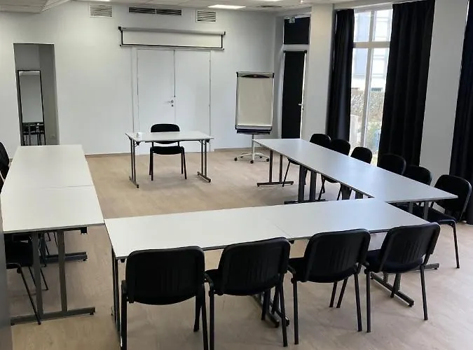 Campanile Prime - Perpignan Nord Aeroport 3*